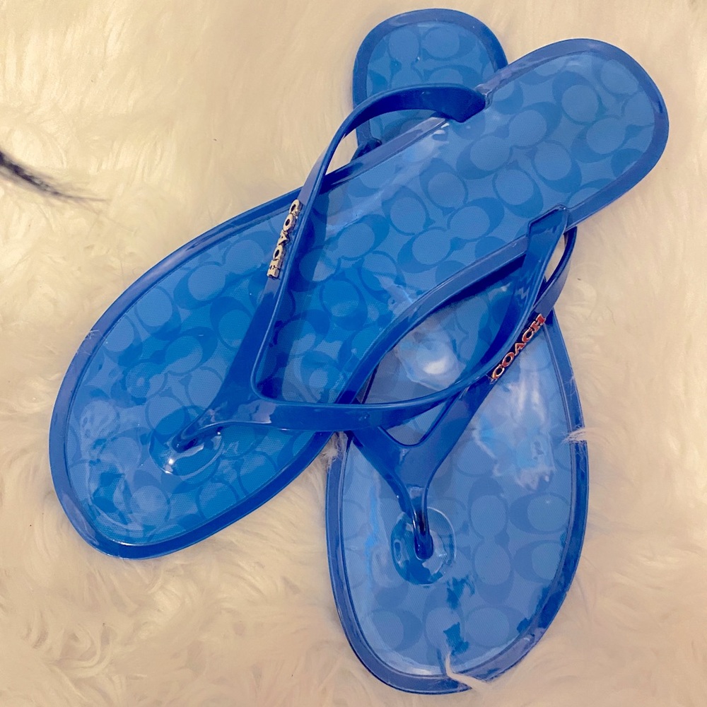 Coach flip flop comfortable to wear to beach pool or just hanging out.